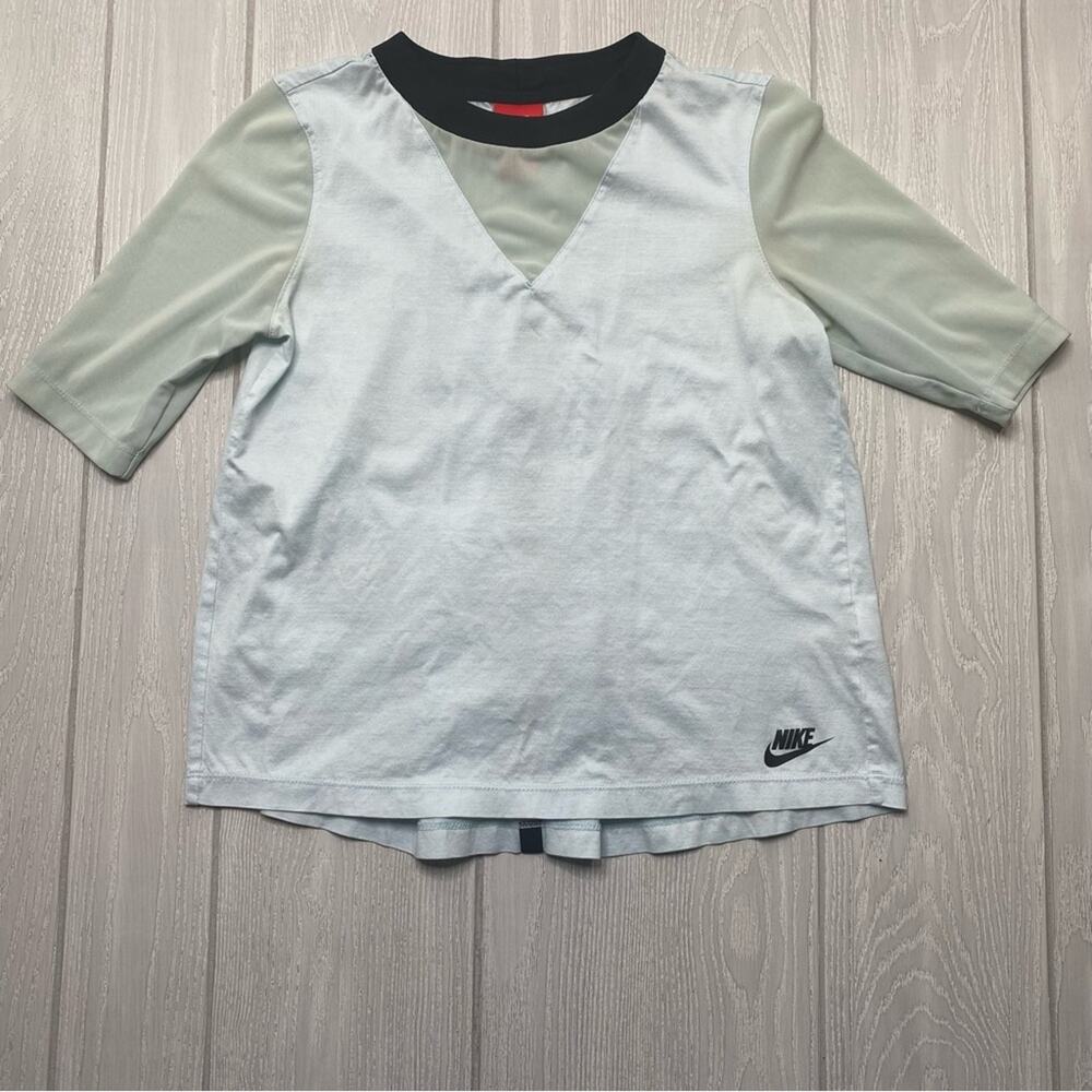 Nike Women's Baby Blue Bonded Half Sleeve Tee With Mesh Accents Size XS X-Small
